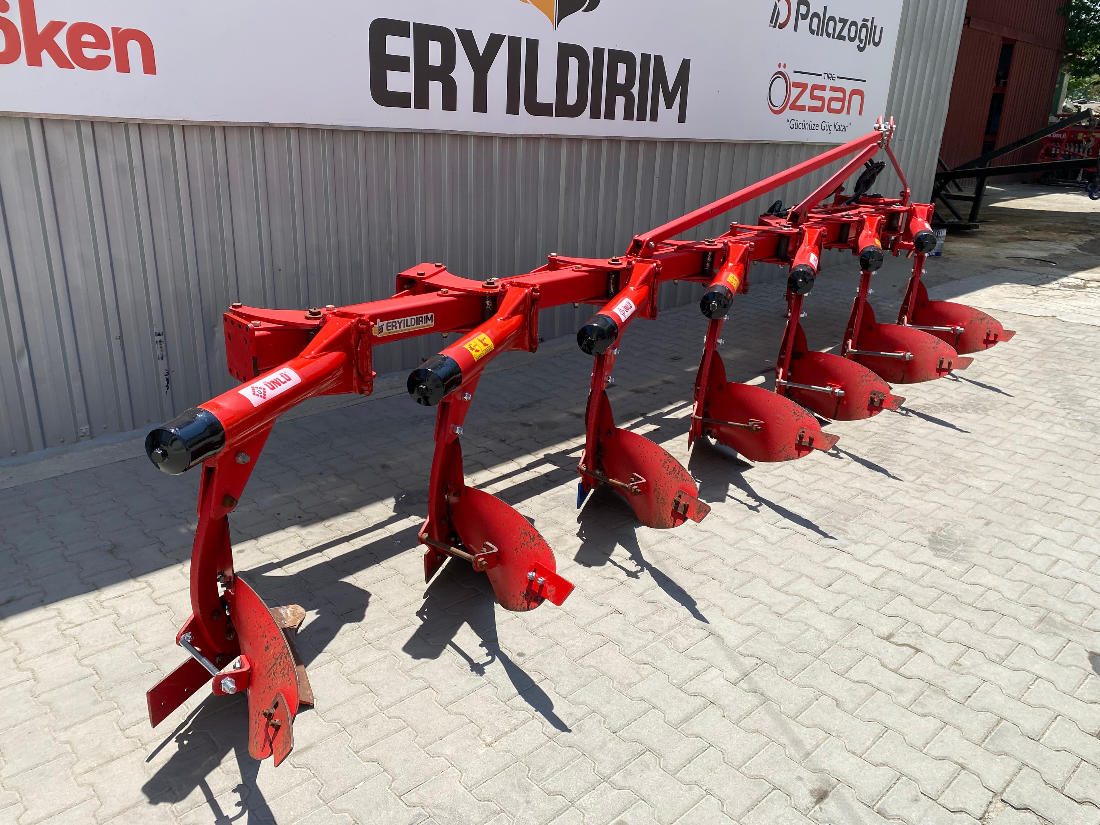 7 li 14 İnç Hidrolik İnç Ayarlı Yaylı Otomatik Pulluk ÜNLÜ